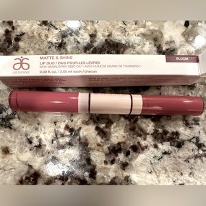 Arbonne Matte & Shine Lip Duo in color Bloom